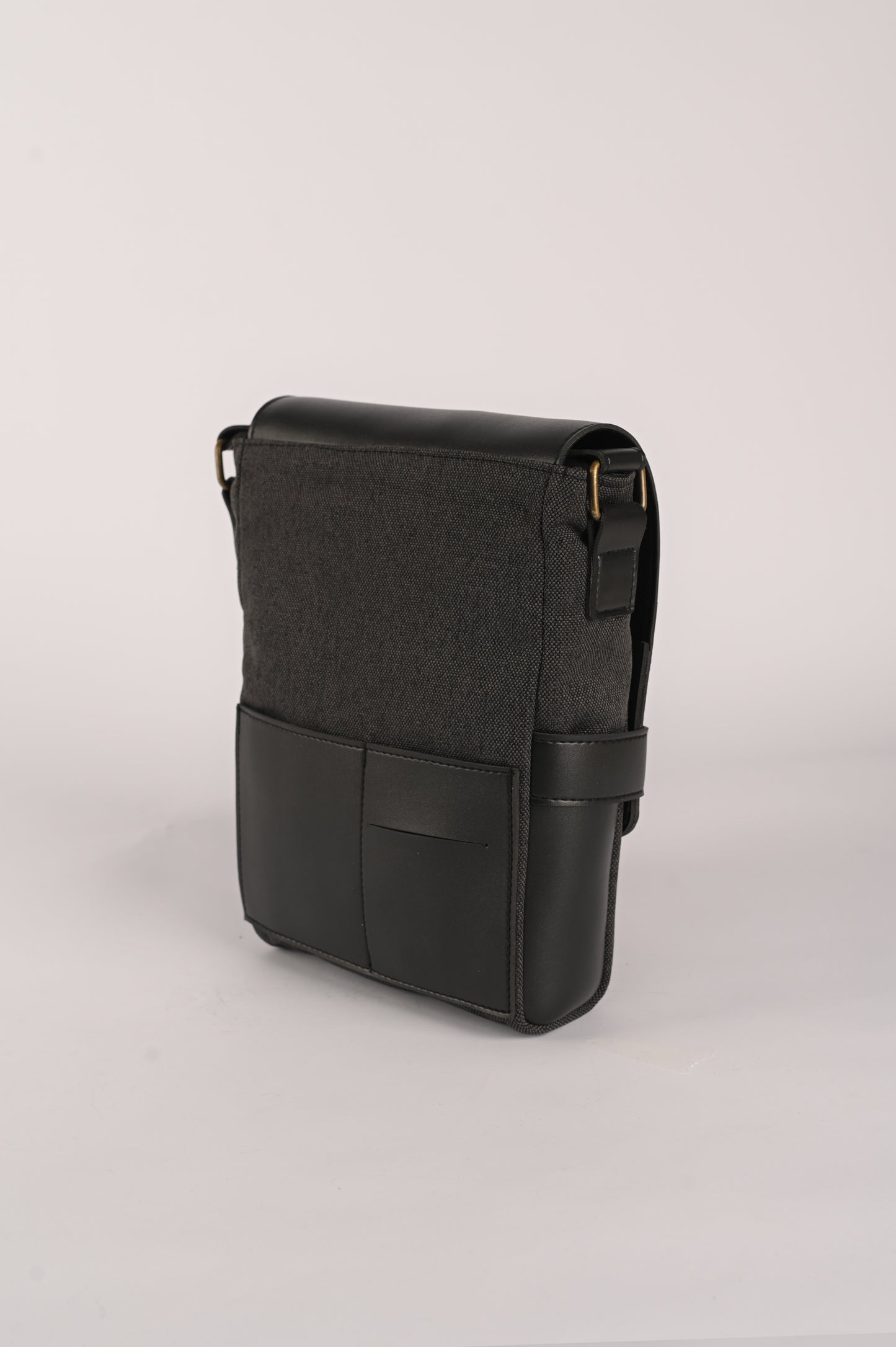 Cherm Messenger - Black and Charcoal Grey