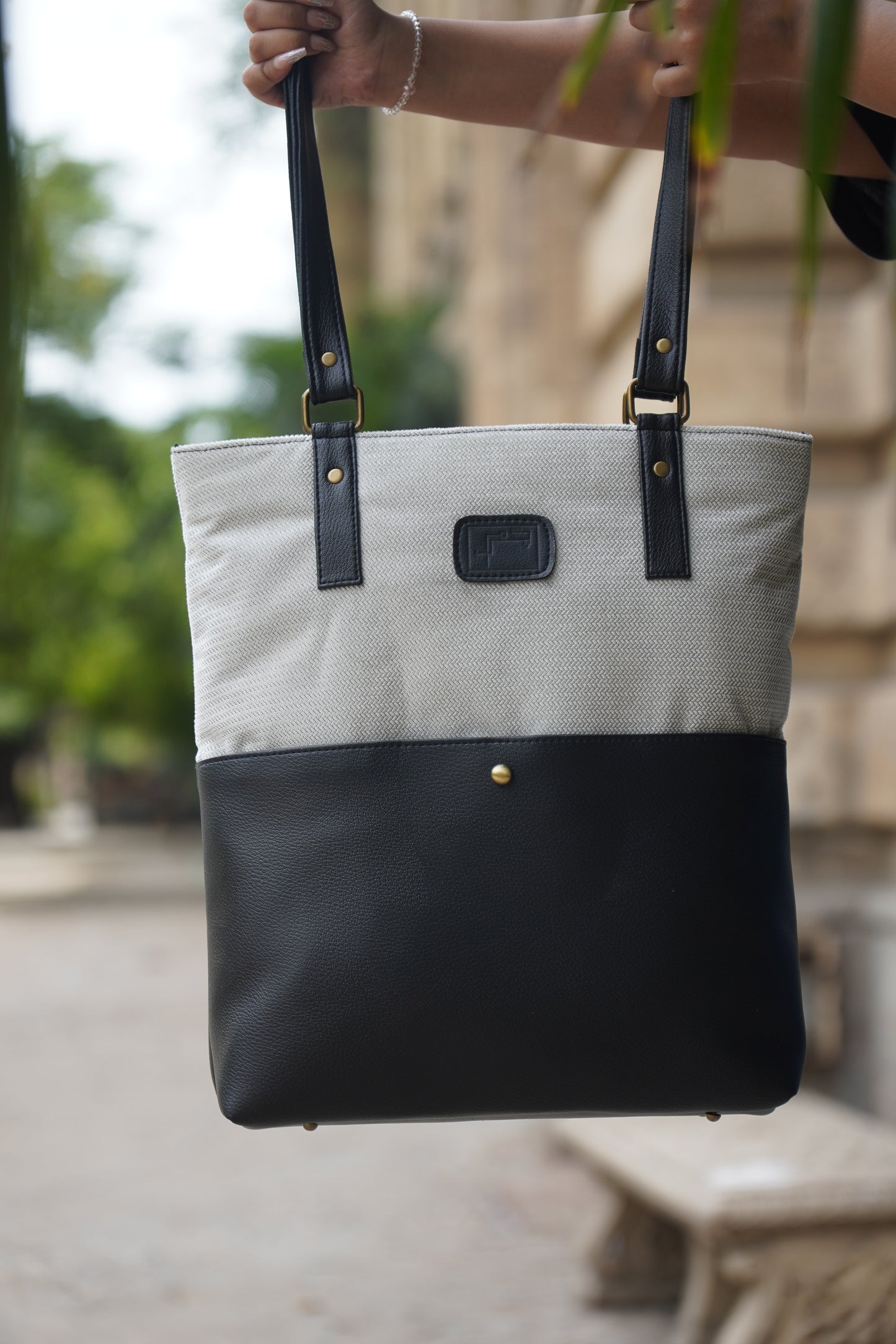 Tote-ally Cherm - Black and Beige