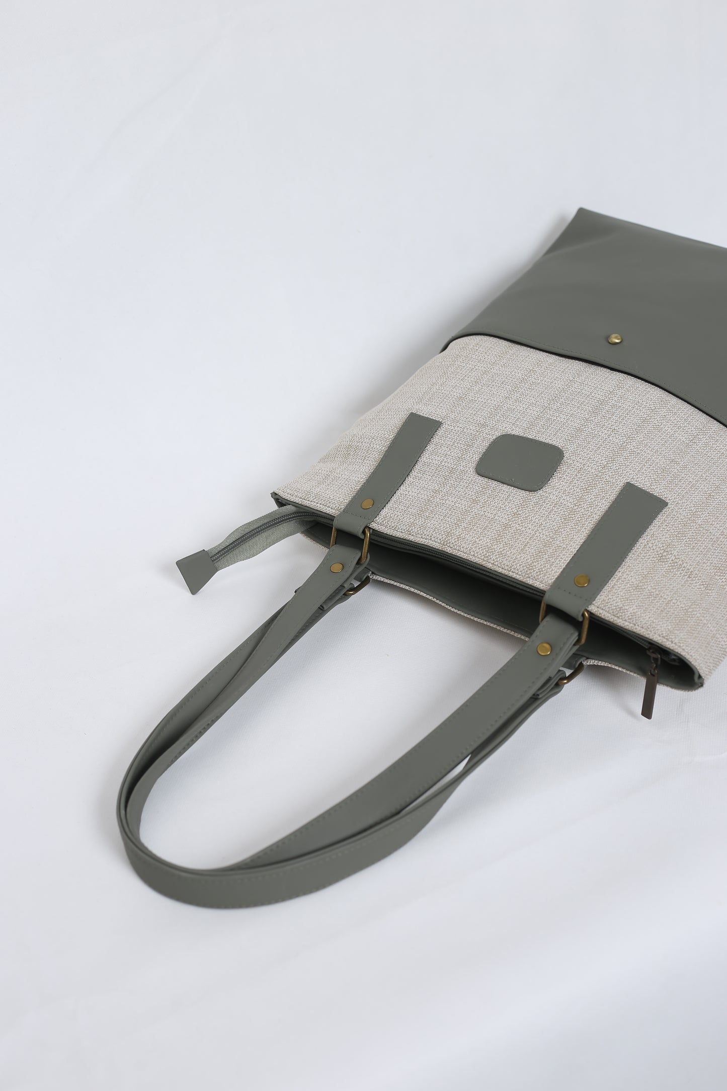 Tote-ally Cherm - Green & Beige