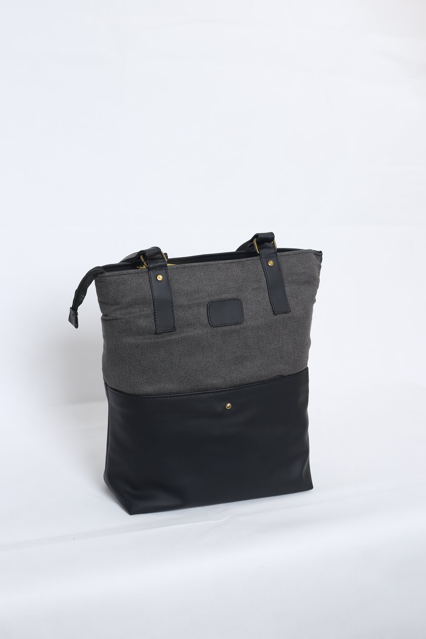 Tote-ally Cherm - Black & Grey