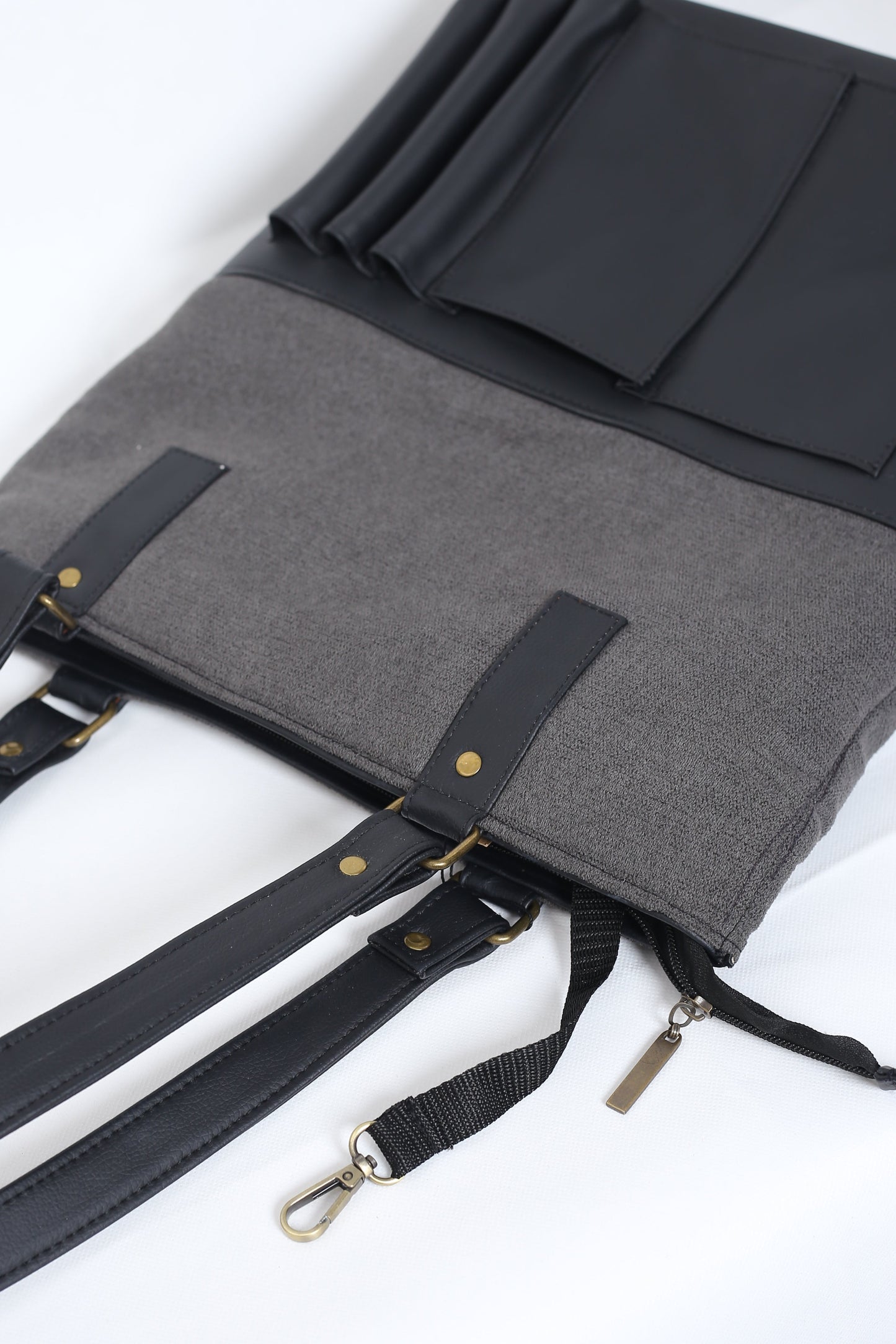 Tote-ally Cherm - Black & Grey